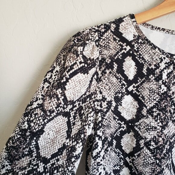 Express Snakeskin Print Puff Sleeve Top Black/White Size Women's XS Keyhole Back - Picture 5 of 10